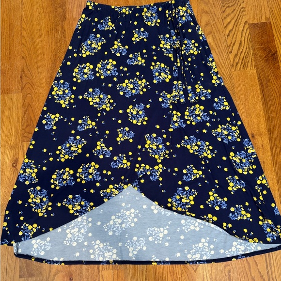 Midi faux wrap skirt in size Large - Picture 1 of 5